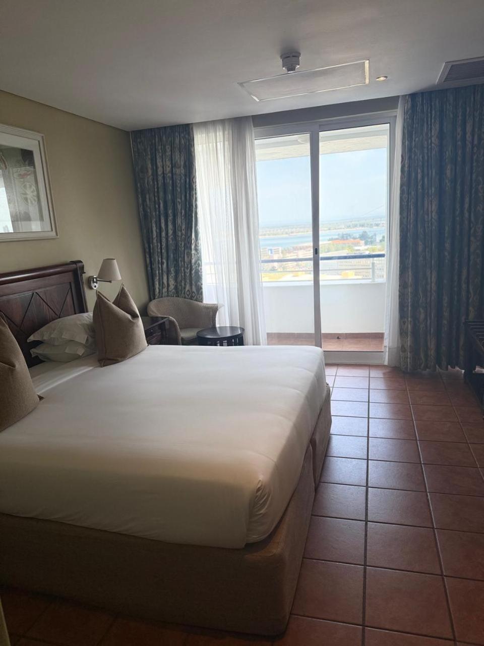 Hotel Cardoso Мапуто Екстериор снимка